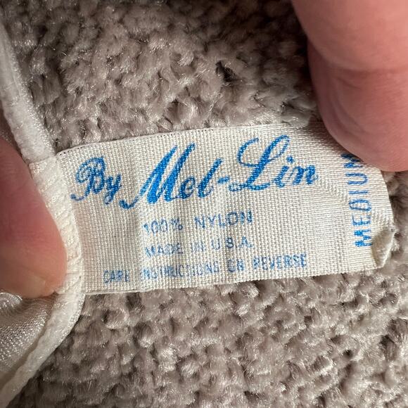 Vintage Mel-Lin Knee Length Slip Size M Nylon USA Lace White Lingerie Romantic - Picture 4 of 4